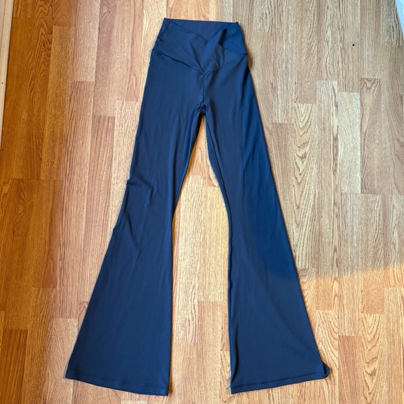 Offline aerie real me crossover flare leggings high rise charcoal gray S NEW - Picture 4 of 15